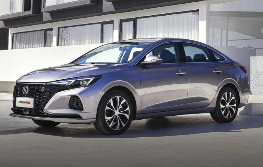 CHANGAN EADO ПЛЮС: для движения в ритме города