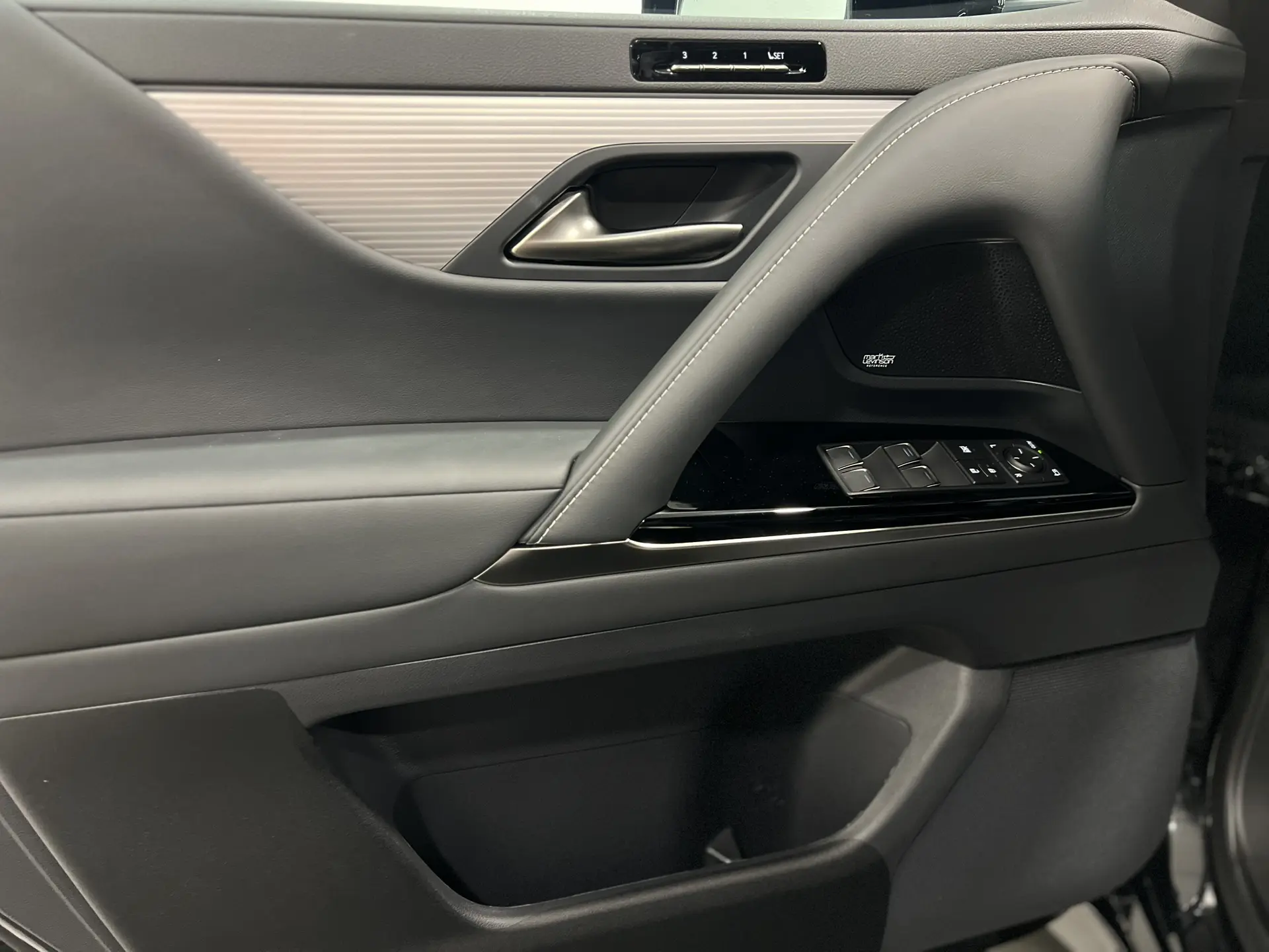 Lexus LX700h, 2026
